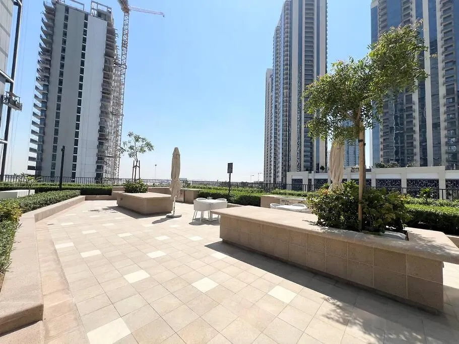 Elegant 1 Bedroom In Creek Edge Dubai 0*,