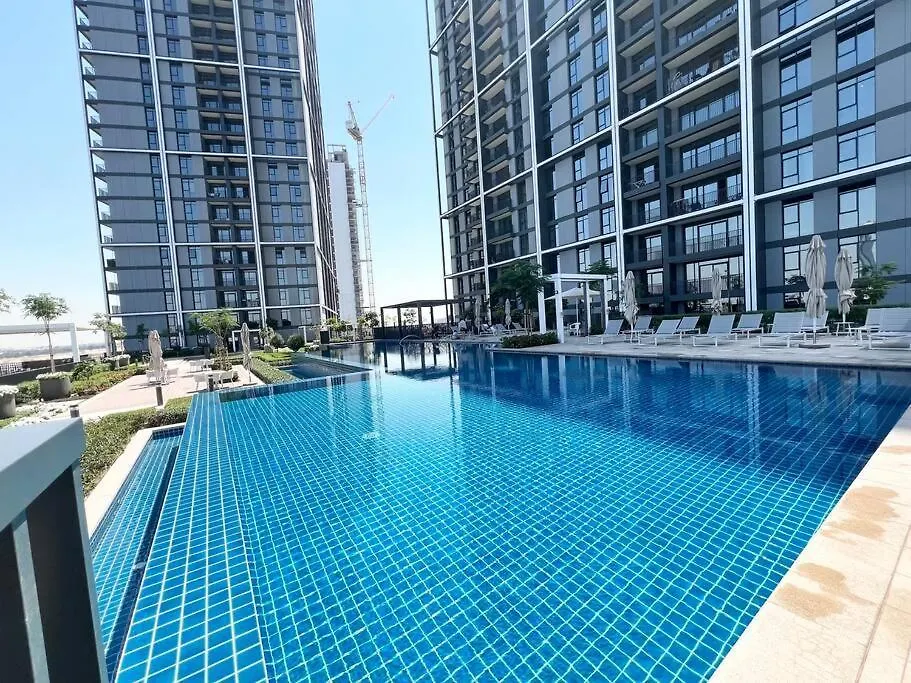 Elegant 1 Bedroom In Creek Edge Dubai Apartment